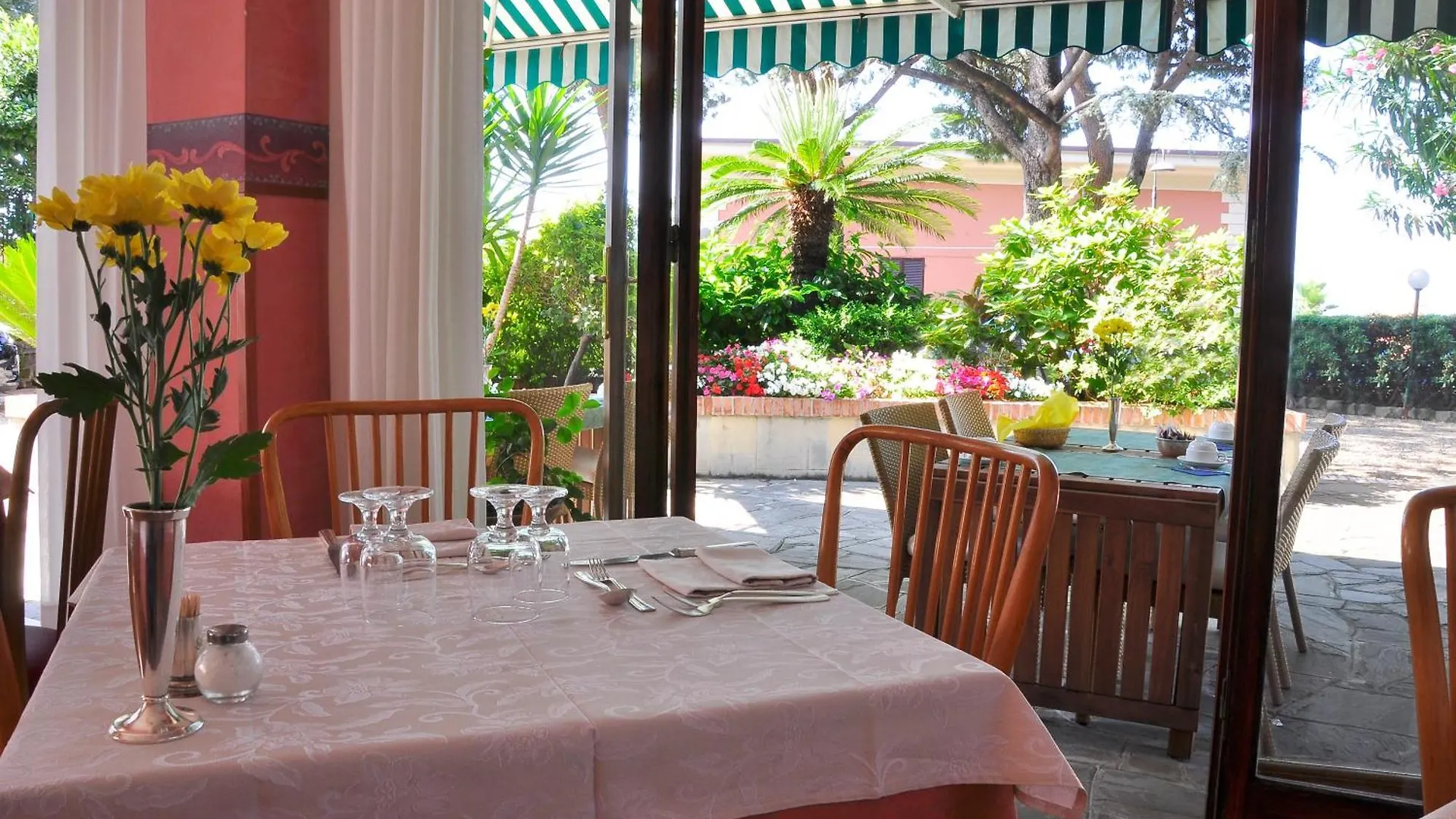 Hotel Esperia Genua 3*,  Italien