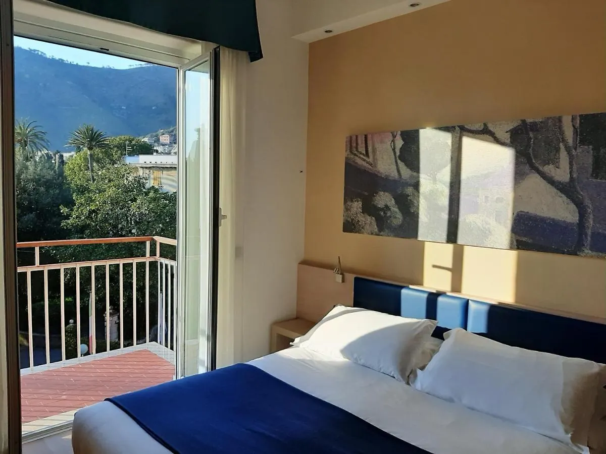 ***  Hotel Esperia Genova Italia